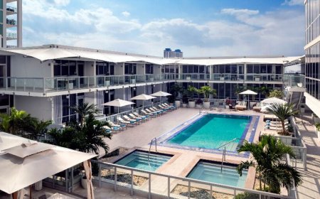 ME Miami, un hotel moderno con diseño innovador y ambiente cosmopolita