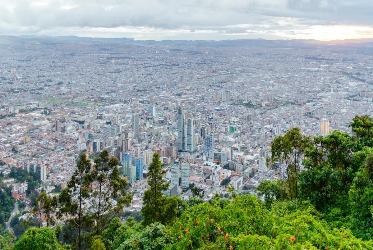 Vista de Bogotá y el cerro de Monserrate