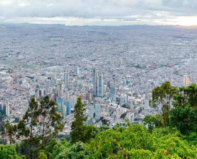 Vista de Bogotá y el cerro de Monserrate