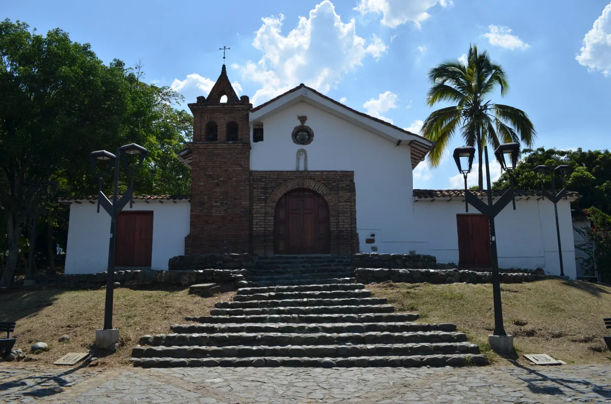 Iglesia de San Antonio y paisaje urbano de Cali