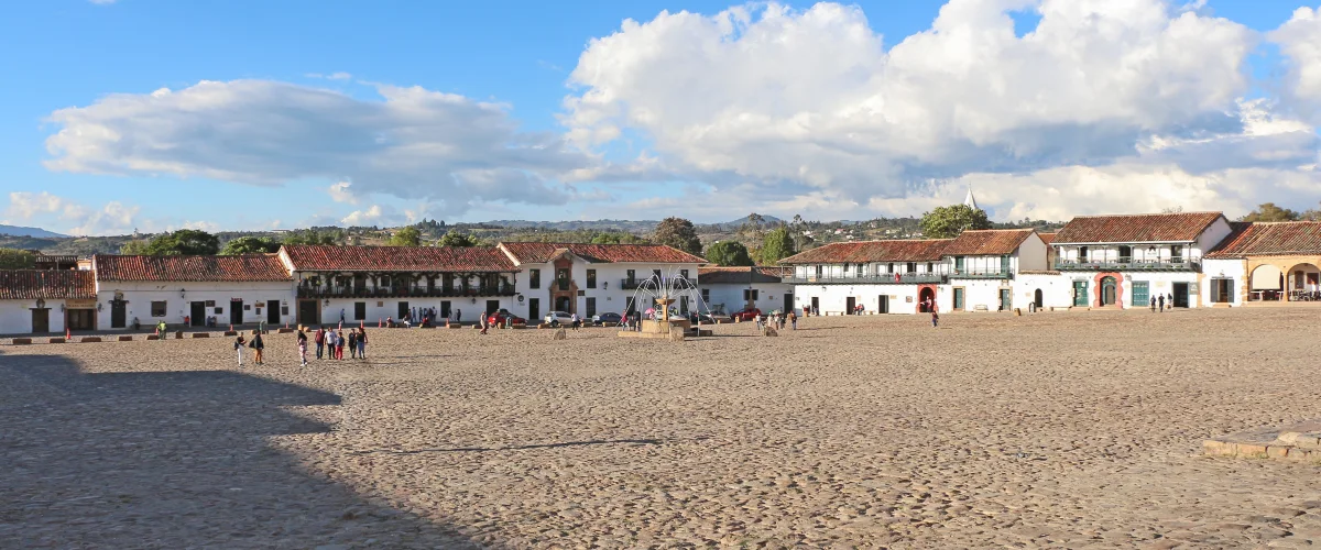 Plaza Mayor empedrada de Villa de Leyva