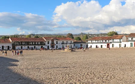 Plaza Mayor empedrada de Villa de Leyva